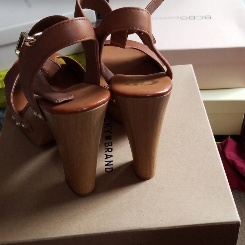 Heels - Picture 3 of 4